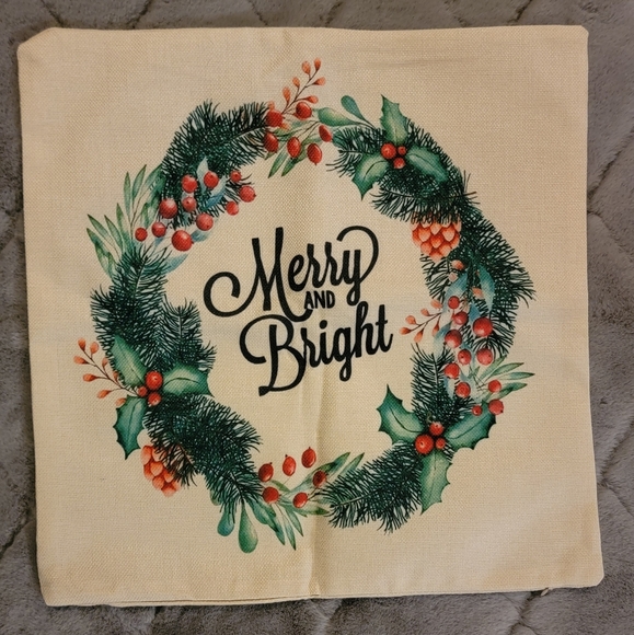 NWT SET OF 4 Christmas Decorations Pillow Covers 18x18 - Picture 8 of 12